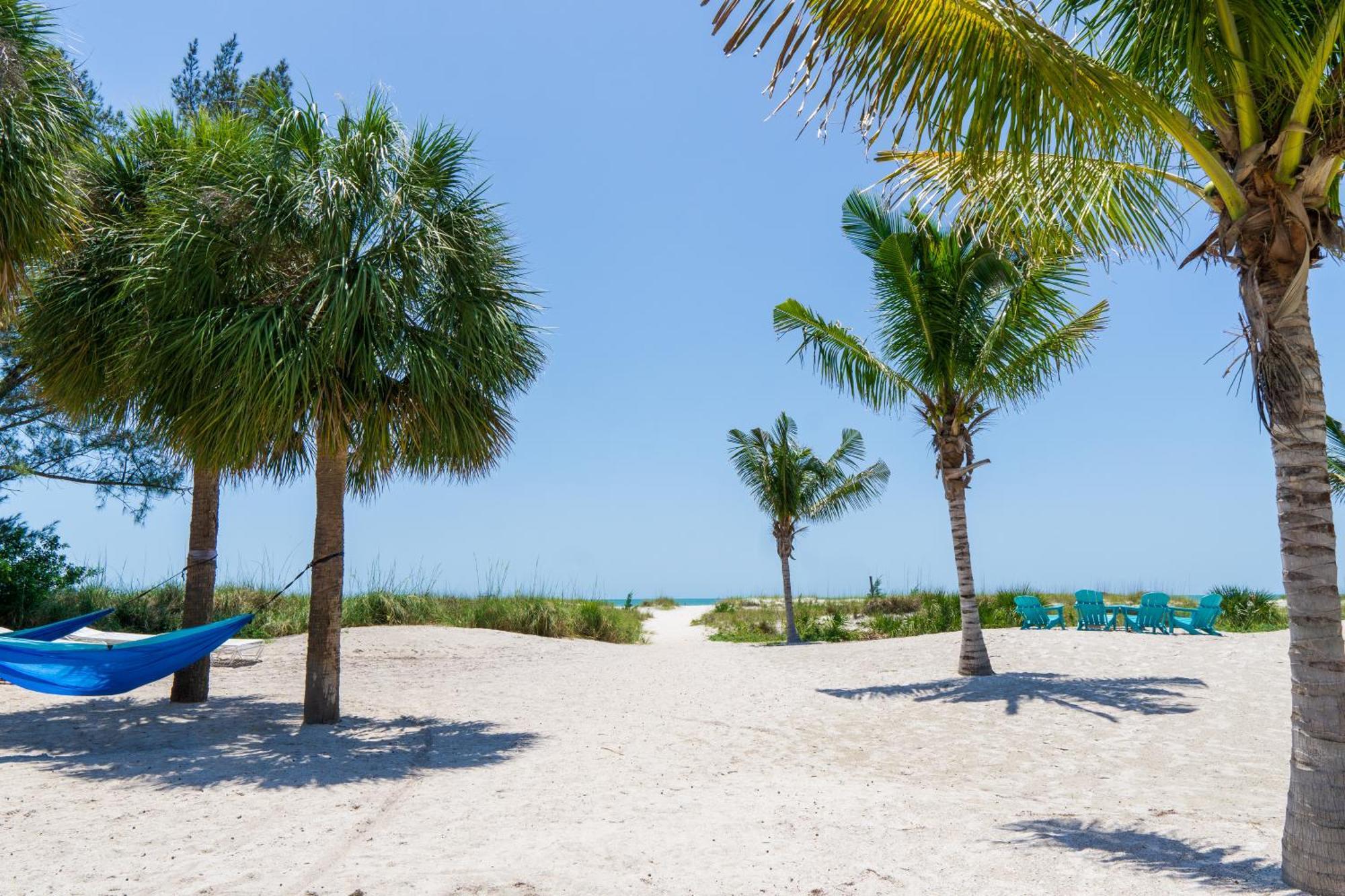 The Molloy - Treasure Island Suites & Cottages St. Pete Beach Exterior photo