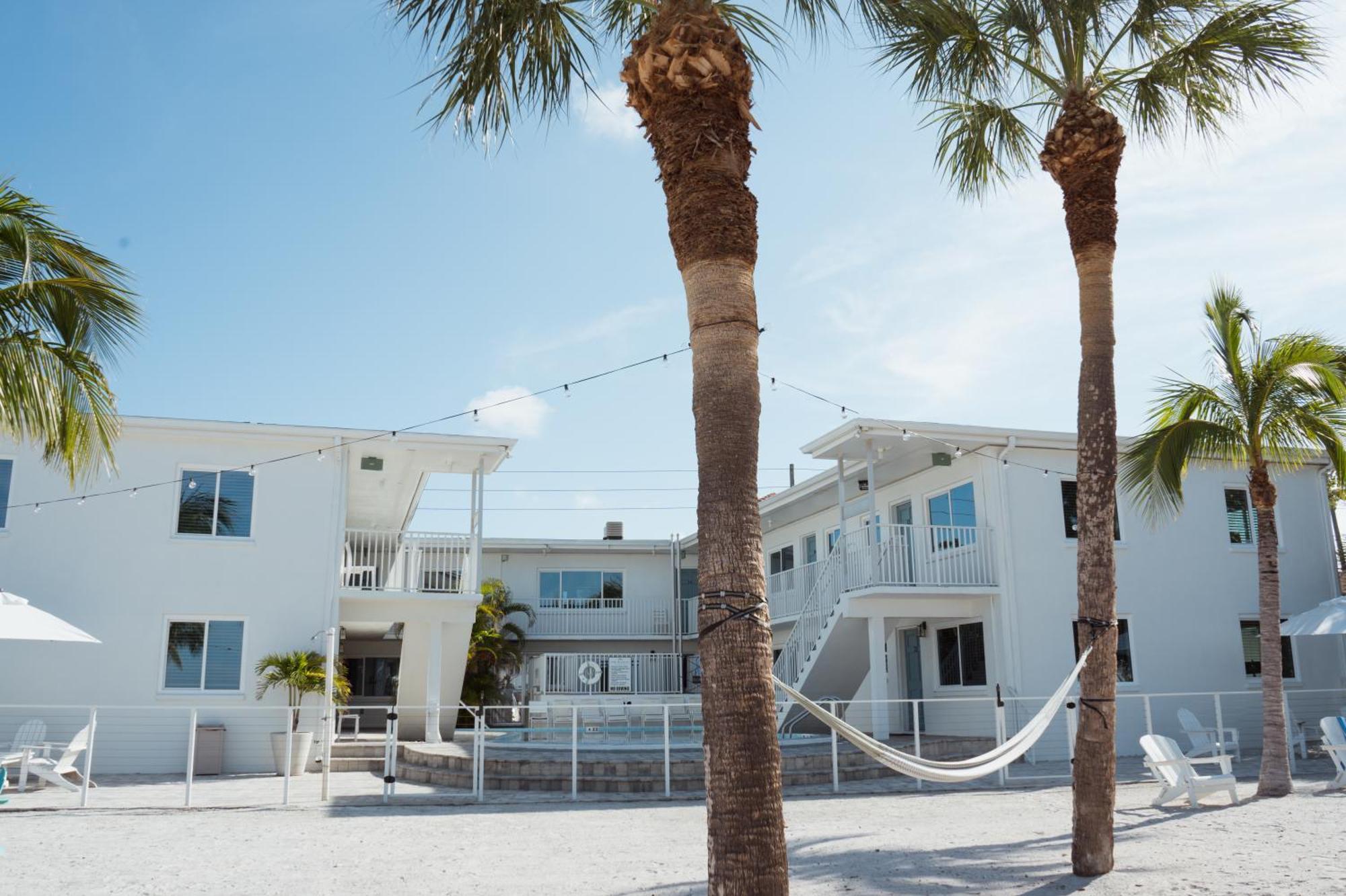 The Molloy - Treasure Island Suites & Cottages St. Pete Beach Exterior photo