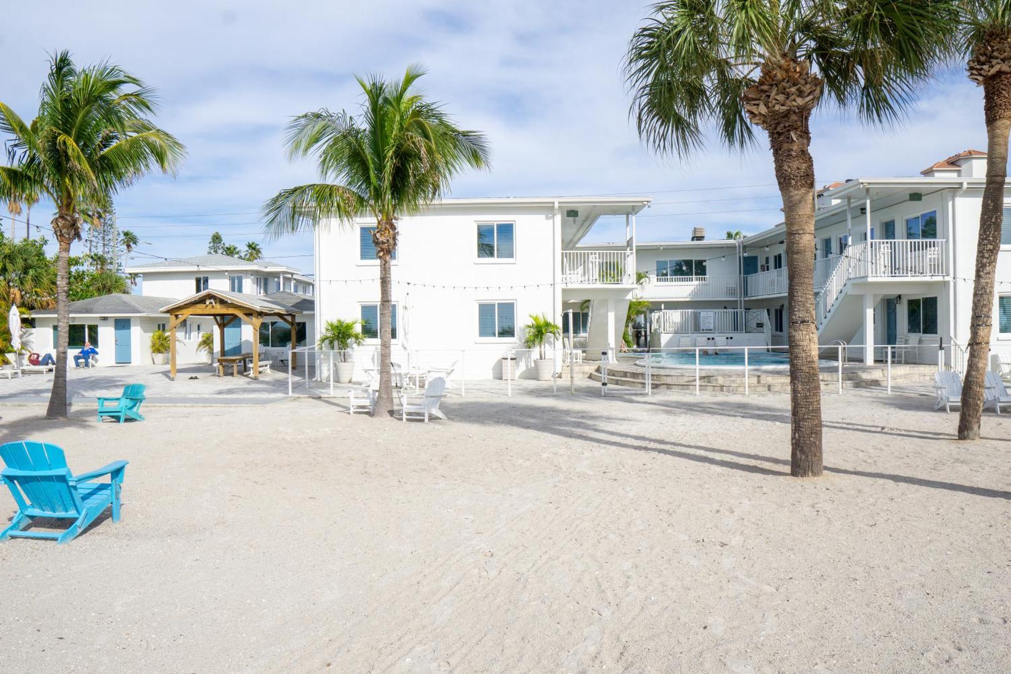 The Molloy - Treasure Island Suites & Cottages St. Pete Beach Exterior photo