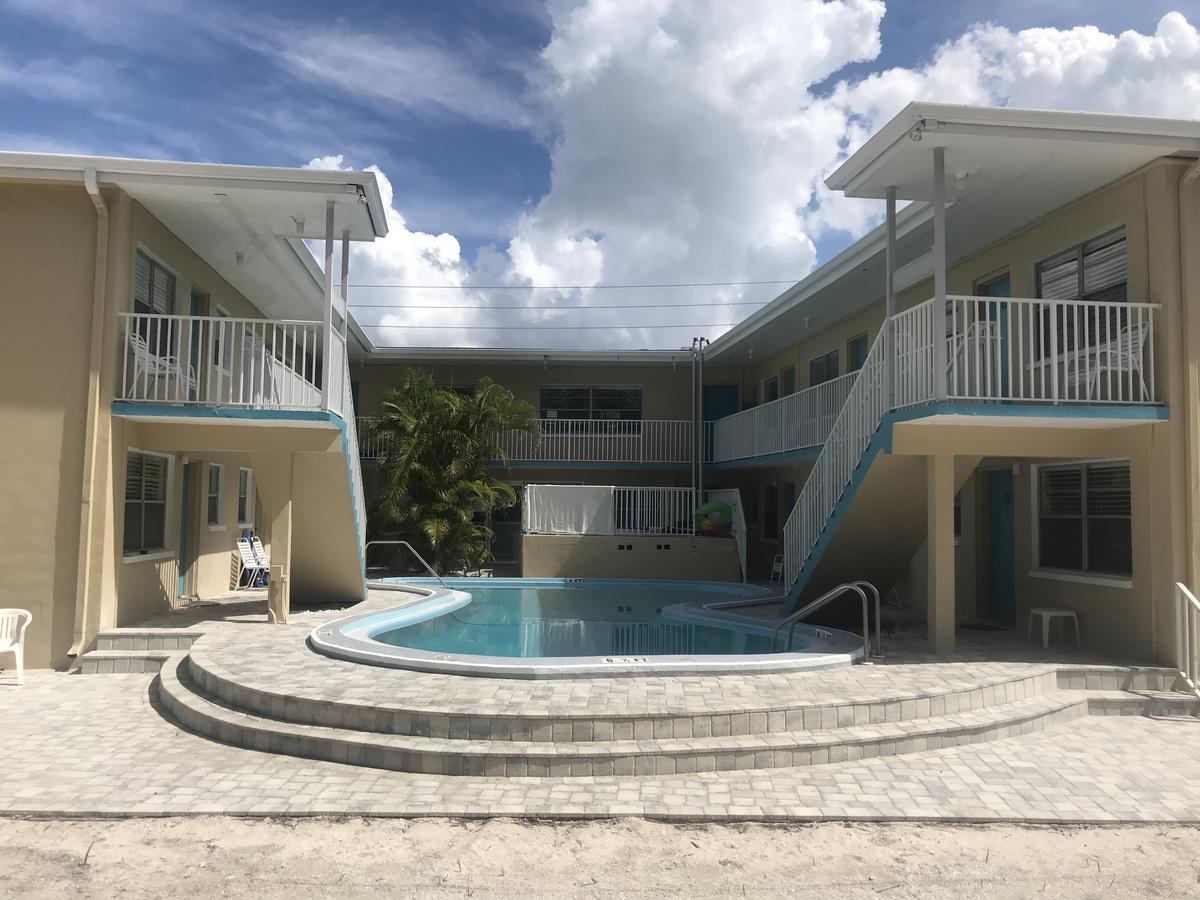 The Molloy - Treasure Island Suites & Cottages St. Pete Beach Exterior photo