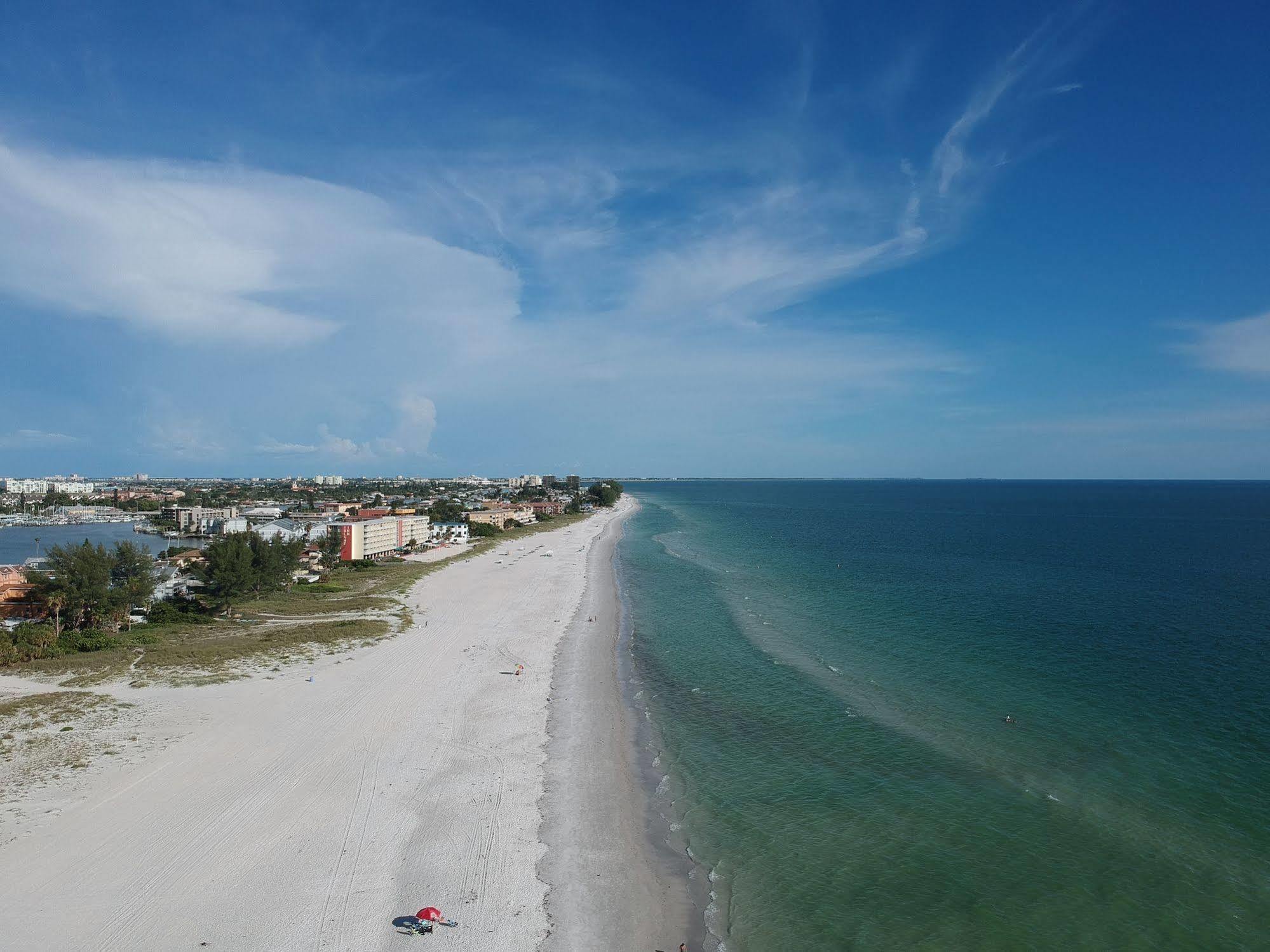 The Molloy - Treasure Island Suites & Cottages St. Pete Beach Exterior photo