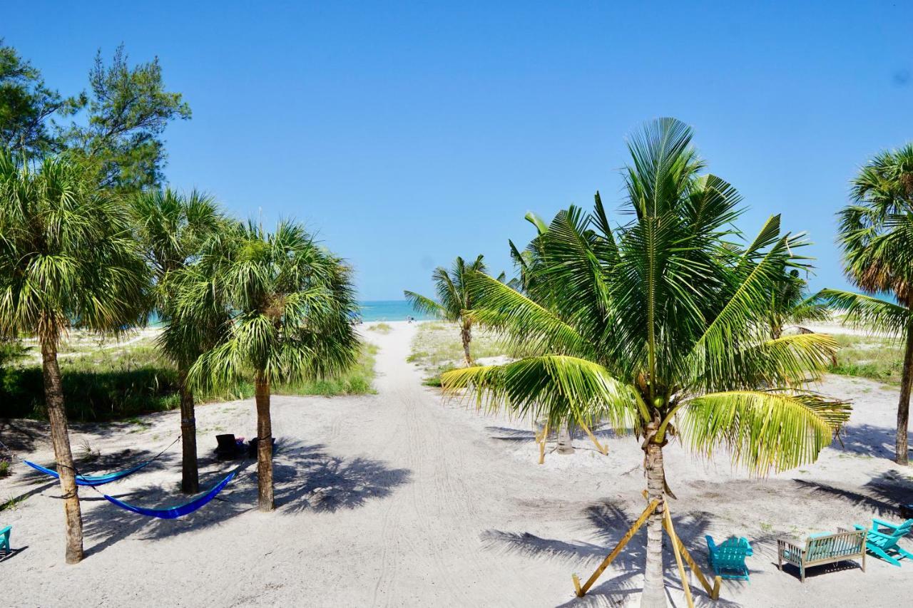 The Molloy - Treasure Island Suites & Cottages St. Pete Beach Exterior photo