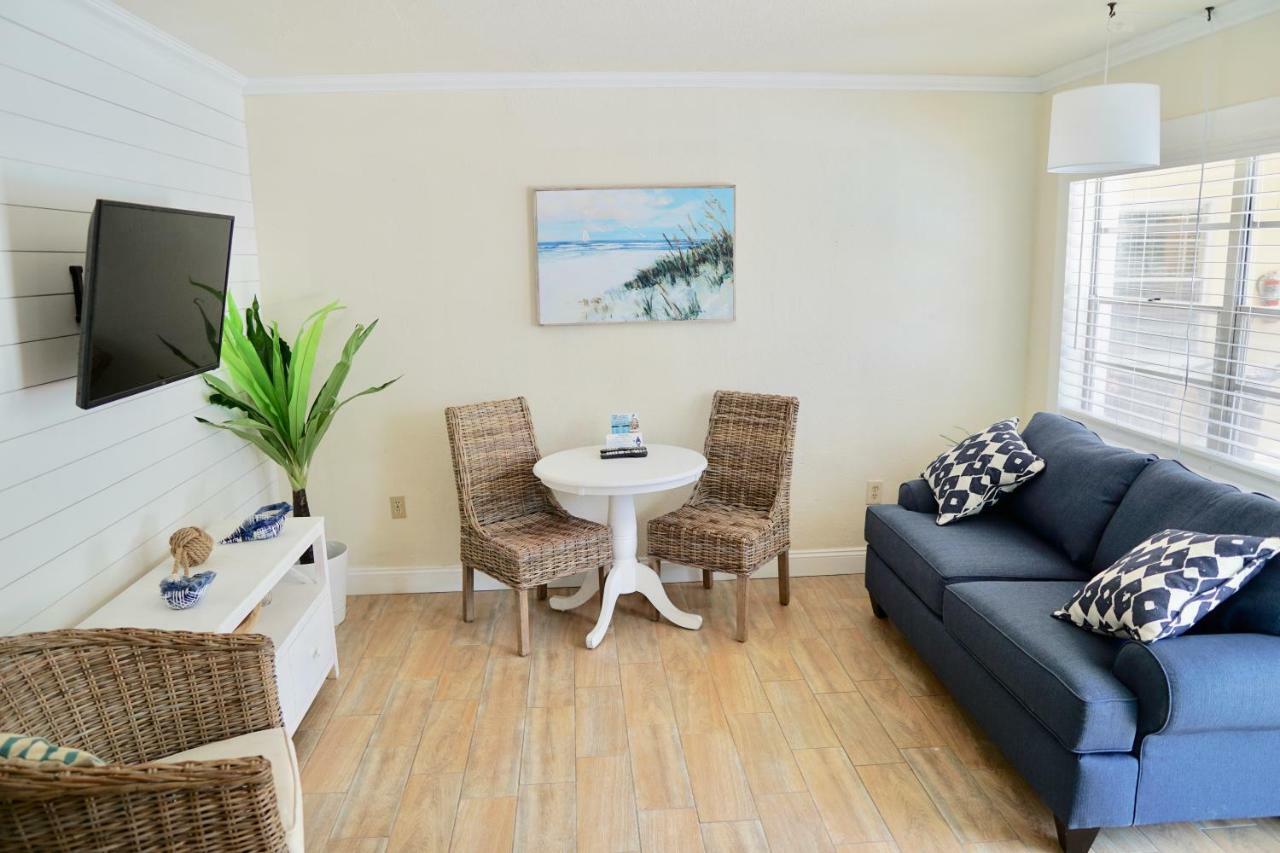 The Molloy - Treasure Island Suites & Cottages St. Pete Beach Exterior photo