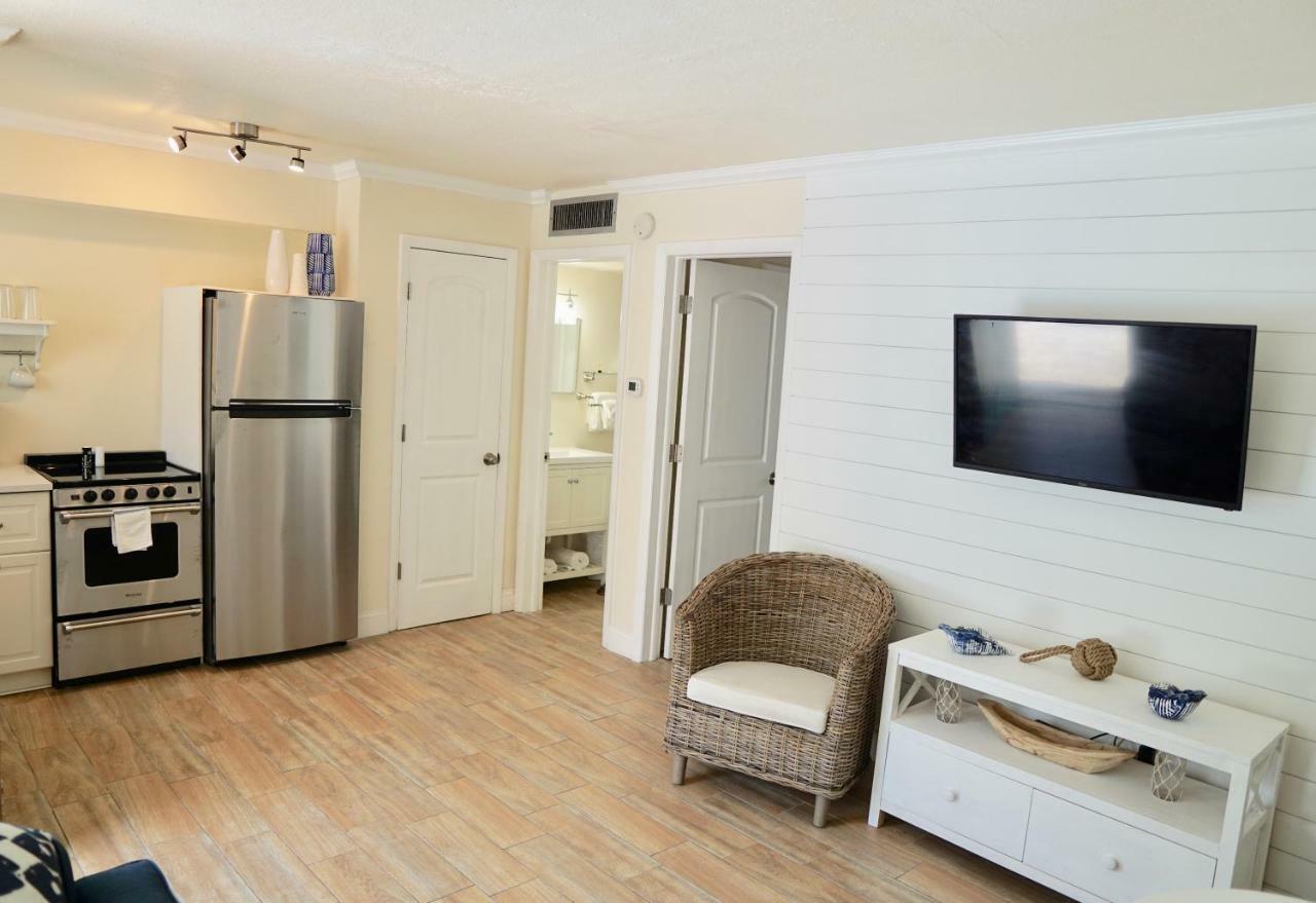 The Molloy - Treasure Island Suites & Cottages St. Pete Beach Exterior photo